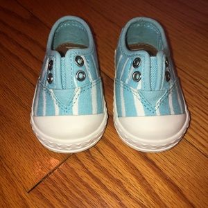 Tiny Toms size 3